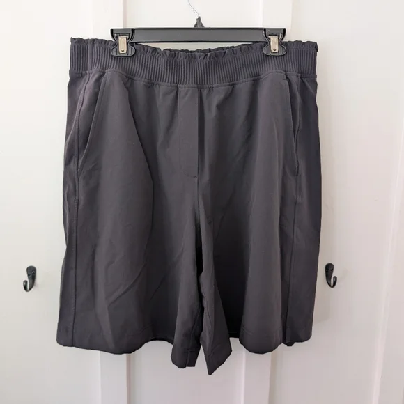 Lululemon Stretch Woven Ruffle-Waist High-Rise Short 9" - Picture 3 of 8